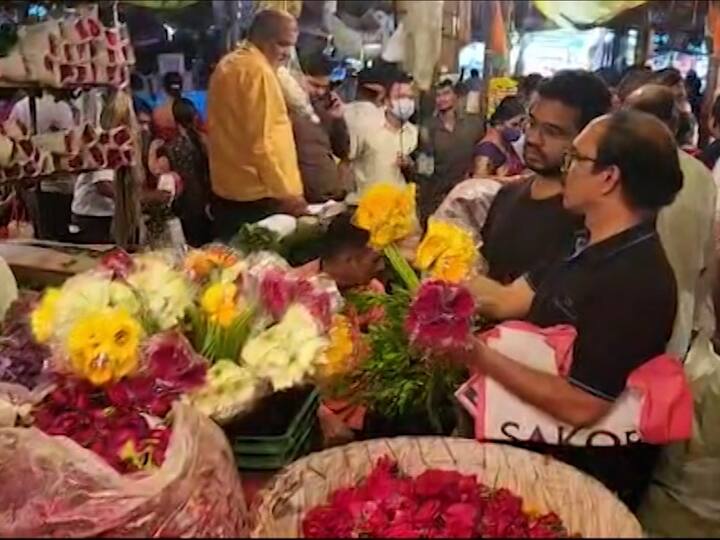 बाजारांमध्ये खरेदीसाठी लगबग पाहायला मिळत आहे.