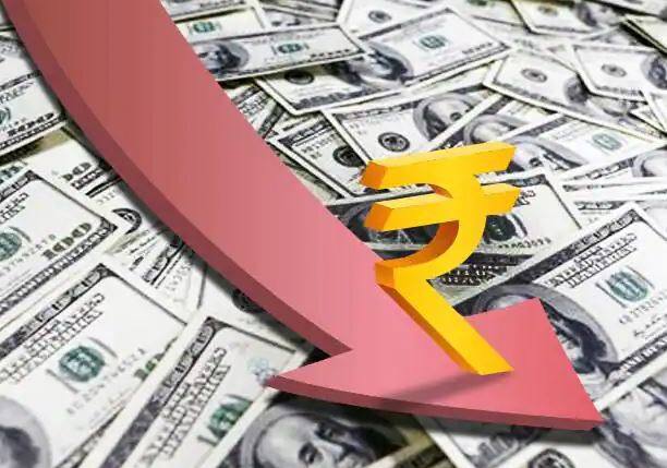 Rupee open at All-time low level, came at 81.55 per dollar in early trade Rupee at Record Low: रुपया ऑलटाइम निचले स्तर पर खुला, शुरुआती कारोबार में 81.55 रुपये प्रति डॉलर तक गिरा