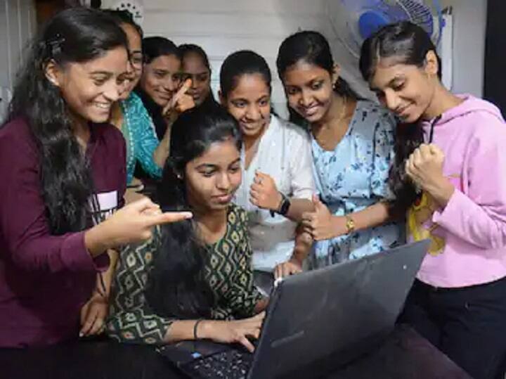 Tamil Nadu Girl Students Monthly RS 1000 Penkalvi Scheme From September 5 puthumai pen thittam delhi CM Arvind Kejriwal to Attend Girl Students RS 1000 Scheme: புதுமைப் பெண் திட்டம்.. இந்தத் தேதி முதல் கல்லூரி மாணவிகளுக்கு ரூ.1,000 அரசு நிதி!