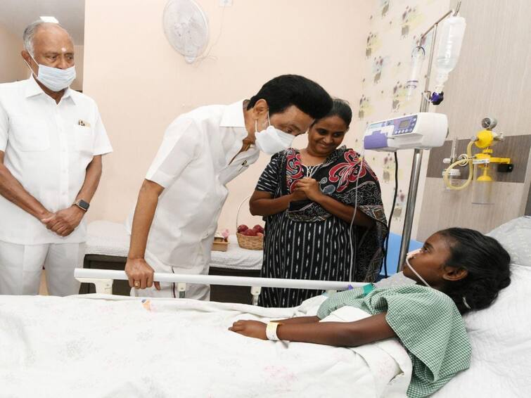 kanchipuram chief minister mk stalin visits the girl who had facial reconstruction surgery TNN சிறுமி டான்யாவை நேரில் சந்தித்து நலம் விசாரித்த  முதல்வர் மு.க.ஸ்டாலின்