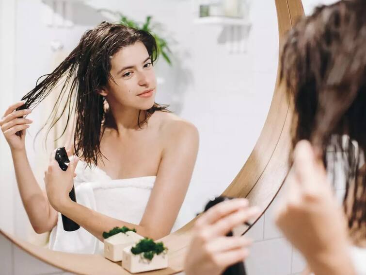 Hair fall in rainy season: The problem of hair fall may arise in monsoon, be careful with these methods. Hair fall in rainy season : ਮੌਨਸੂਨ 'ਚ ਪੈਦਾ ਹੋ ਸਕਦੀ ਐ ਵਾਲਾਂ ਦੇ ਝੜਨ ਦੀ ਸਮੱਸਿਆ, ਇਨ੍ਹਾਂ ਤਰੀਕਿਆਂ ਨਾਲ ਰੱਖੋ ਧਿਆਨ