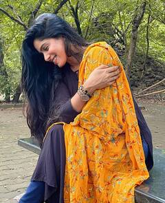 Actress Divya Bharathi : பூவே காதல் பூக்கும் பூவே... பேச்சுலர் பட நாயகி திவ்யாவின் க்ளிக்ஸ்!