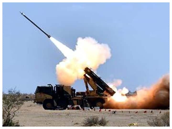 Defence News Indian Army Pinaka MK-1 Enhanced Rocket Launcher System Pinaka Missile Very Dangerous Defence News: घातक और तेज Pinaka Rocket सिस्टम से और बढ़ेगी भारत की ताकत, हर 4 सेकेंड में दुश्मन पर बरसेगी मौत