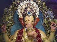 Lalbaugcha Raja: મુંબઈના પ્રખ્યાત 'લાલબાગ કે રાજા'એ લોકોને આપ્યાં દર્શન, જુઓ ભવ્ય તસવીરો
