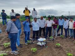 Photo : केवळ आठ मिनिटांत एकरावर फवारणी; ड्रोन टेक्नॉलॉजीचा आधार