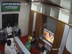 जनता बदमाश, मतदान करणारे चोर... ग्रामसेवकाचा महिला सरपंचाला भ्रष्टाचार कसा करायचा याचा पाठ; बुलढाण्यातील व्हिडीओ व्हायरल