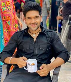 Guru Randhawa: ਗੁਰੂ ਰੰਧਾਵਾ ਨੇ ਸਟੇਜ ਸ਼ੋਅ-ਪਾਰਟੀਆਂ ਨਾਲ ਕੀਤੀ ਗੀਤ ਦੀ ਸ਼ੁਰੂਆਤ, ਇਸ ਗੀਤ ਨਾਲ ਬਣੇ ਰਾਤੋ-ਰਾਤ ਸਟਾਰ