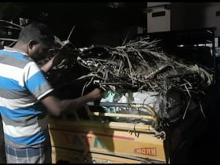 illegal liquor sales on behalf of onam festival liquor bottles seized in kerala TNN மது பாட்டில்களில் போலி ஸ்டிக்கர்....மினி டெம்போவில் கள்ளசாராயம் கடத்தல்...- சிக்கியது எப்படி..?