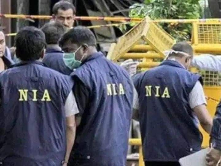 jammu kashmir nia arrests principal operator of narcotics terrorism marathi news Jammu Kashmir : NIA ला मोठे यश, नॉर्कोटिक्स टेररिझम मॉड्यूलच्या मुख्य ऑपरेटरला अटक