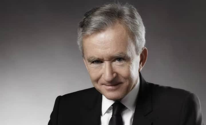 চতুর্থ স্থানে রয়েছেন ফরাসি শিল্পপতি বার্নার্ড জঁ ইতিয়েঁ আর্নৌ। এই বিনিয়োগকারী এবং শিল্প সংগ্রাহক LVMH Moët Hennessy- লুই ব্যুঁইতো-SE-র সহ-প্রতিষ্ঠাতা তথা চেয়ারম্যান তথা চিফ একজিকিউটিভ। তাঁর মোট সম্পত্তির পরিমাণ ১৩৬ বিলিয়ন ডলার।