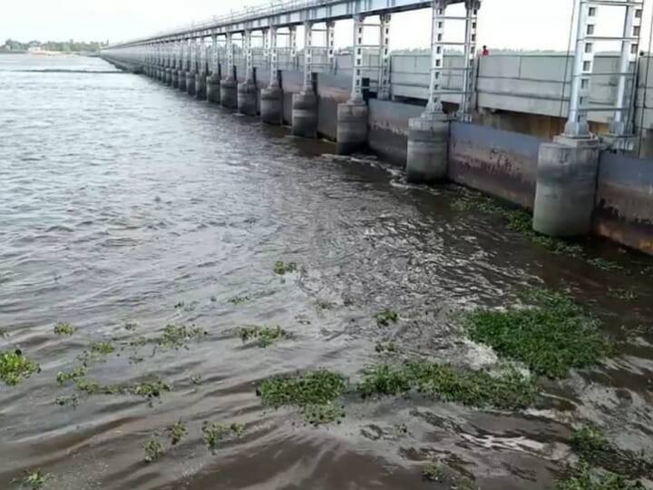 water arrival at karur mayanur dam TNN கரூர் மாயனூர் கதவணைக்கு 1.34 லட்சம் கனஅடி தண்ணீர் அதிகரிப்பு
