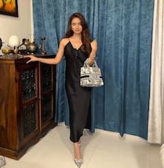 ਸਾਟਨ ਡਰੈੱਸ 'ਚ ਦਿਖਿਆ Anushka Sen ਦਾ ਕਿਲਰ ਲੁੱਕ, ਫਲਾਂਟ ਕੀਤਾ ਇੰਨਾ ਮਹਿੰਗਾ ਬੈਗ, ਕੀਮਤ ਜਾਣ ਕੇ ਉੱਡ ਜਾਣਗੇ ਹੋਸ਼