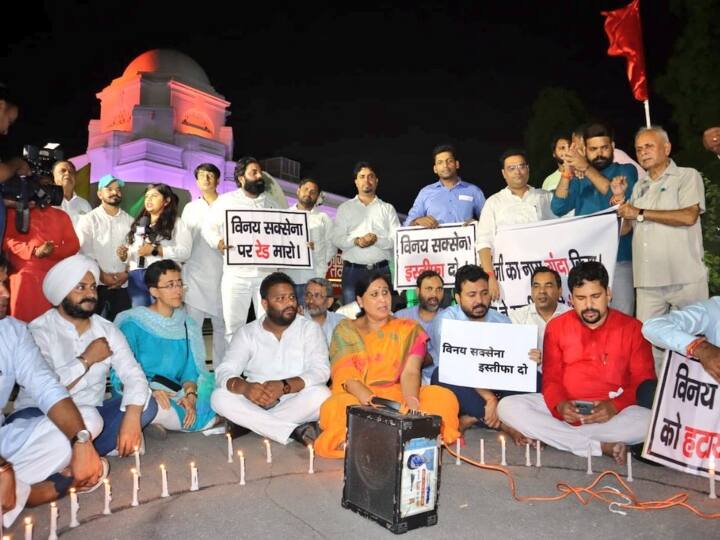 Delhi Politics: दिल्ली में एक बार फिर धरना पॉलिटिक्स का आगाज, विधानसभा में AAP-BJP विधायकों ने रात भर दिया धरना BJP and AAM AADMI PARTY MLA sit on Protest in Delhi Assembly Delhi Politics: दिल्ली में एक बार फिर धरना पॉलिटिक्स का आगाज, विधानसभा में AAP-BJP विधायकों ने रात भर दिया धरना