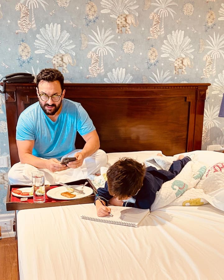 पटौदी पैलेस में आने के बाद सैफ के सामने उनके बचपन की यादें आ जाती हैं, जिन्हें वो फिर एक बार अपने लाडलो के साथ जीते नजर आ रहे हैं.