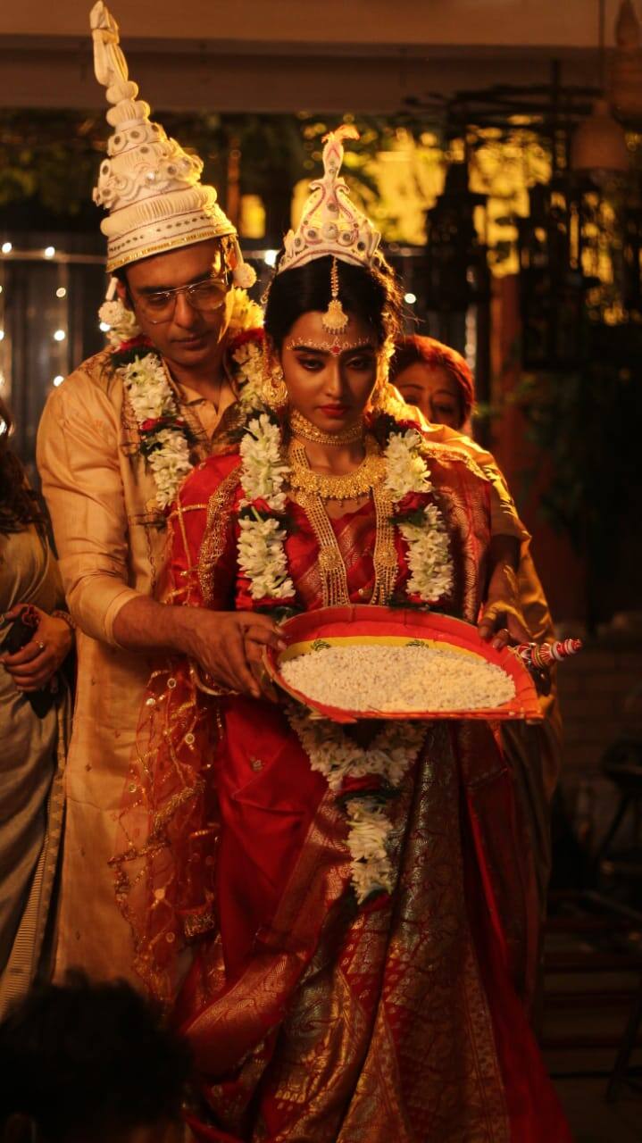 ছবিটির পরিচালনা করছেন  শর্মিষ্ঠা দেব। পরিচালকের মতে, কাদম্বরীর একাকীত্ব,বিরহ একবিংশ শতাব্দীর স্বাবলম্বী  কাদম্বরীদের মধ‌্যেও একইভাবে বিরাজমান। এই ছবি তারই কথা বলে।