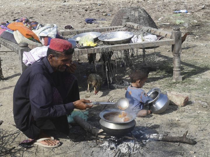 फसल, मवेशी और घर... सब बाढ़ में बर्बाद, पाकिस्तान को याद आया पड़ोसी मुल्क भारत