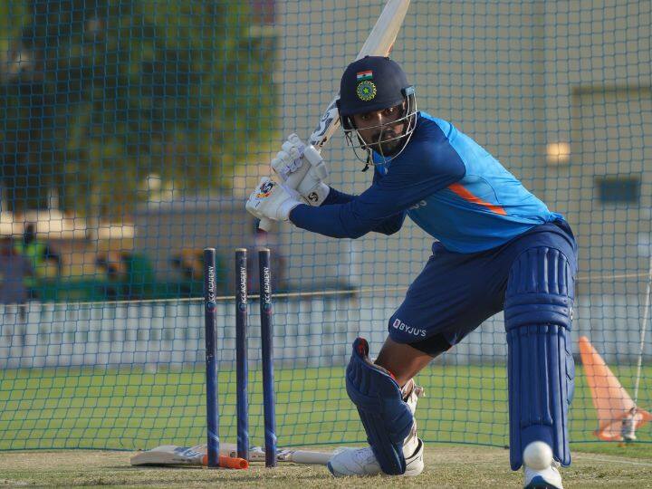 भारत आणि हाँगकाँग यांच्यात पार पडणारा सामना दुबई आंतरराष्ट्रीय मैदानात खेळवला जाईल.