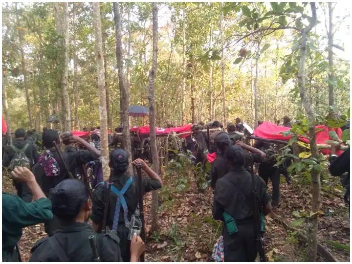 Sukma Naxalites killed sub sarpanch after kidnapping dead body on the road ANN Sukma News: सुकमा में नक्सलियों की क्रूरता, अपरहण के बाद उप-सरपंच की हत्या की, शव सड़क पर फेंका