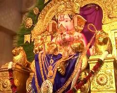 PHOTO : GSB बाप्पाची डोळे दिपवणारी श्रीमंती; गणेशोत्सवासाठी मंडळानं उतरवला 316.40 कोटींचा विमा