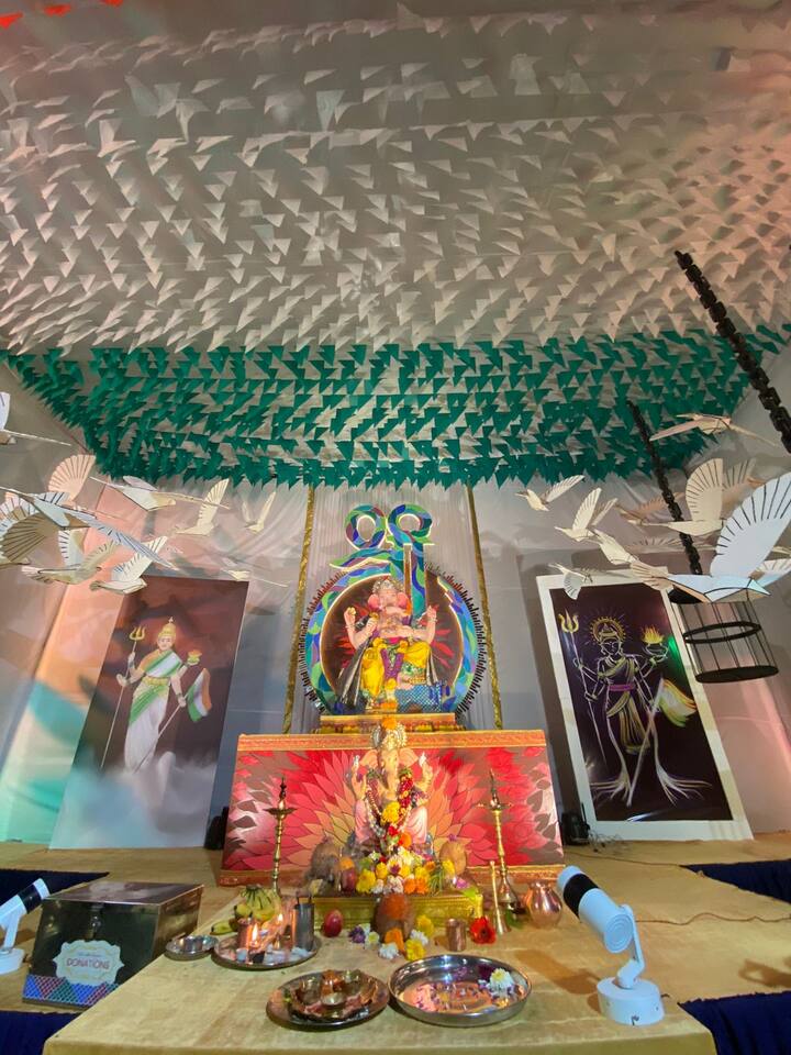 या वर्षी स्वातंत्र्याच्या अमृत मोहत्सवावर आधारित आरास करण्यात आली आहे.