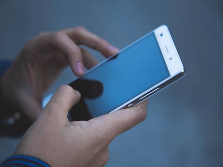 No plans to ban sale of Chinese smartphones priced under Rs 12,000: MoS IT China Phones Ban: చైనా ఫోన్ల నిషేధంపై కేంద్రం కీలక ప్రకటన