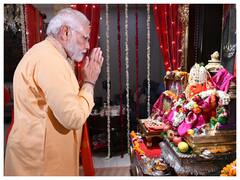 Ganesh Chaturthi 2022: PM Modi Visits Union Minister Piyush Goyal's House, Performs 'Aarti'. Watch Video