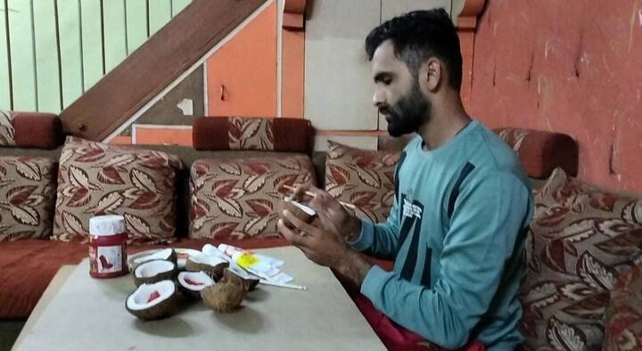 यंदाच्या गणेशोत्सवानिमित्त त्यांनी ही भन्नाट कलाकृती साकारकली आहे.