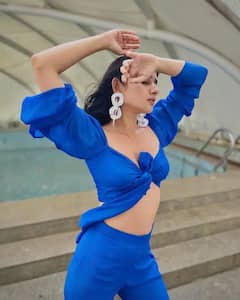 Sizzling Pics: બ્લૂ ડ્રેસમાં Kanika Mannએ વટાવી તમામ હદો, કાતિલઓથી વધી સુંદરતા, જુઓ......