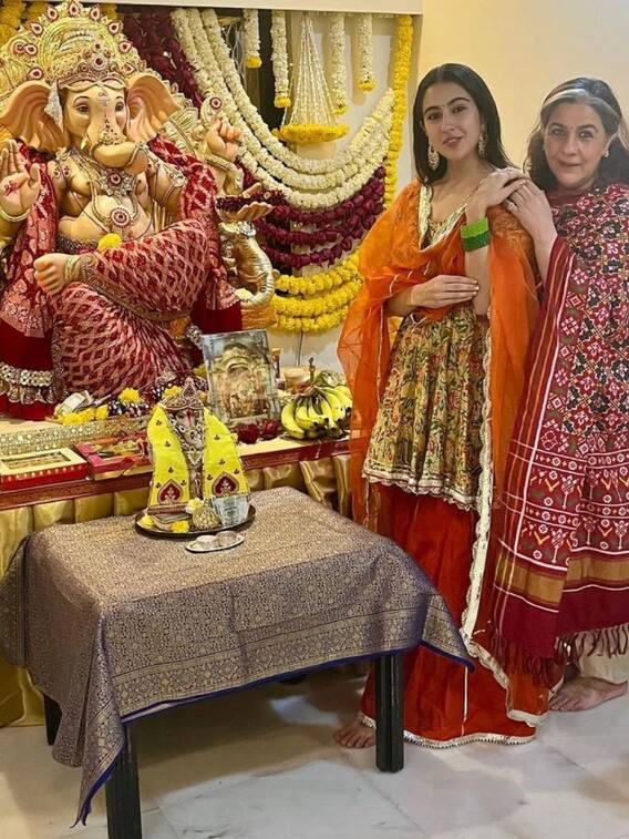 सारा अली खान ने अपनी मां अमृता सिंह संग मनाया गणेशोत्सव