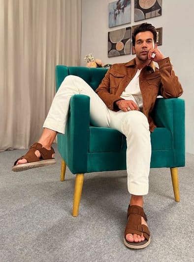 Rajkumar Rao Birthday: ਬਾਲੀਵੁੱਡ ਦੇ ਪ੍ਰਤਿਭਾਸ਼ਾਲੀ ਅਭਿਨੇਤਾ ਰਾਜਕੁਮਾਰ ਰਾਓ ਅੱਜ 31 ਅਗਸਤ ਨੂੰ ਆਪਣਾ 38ਵਾਂ ਜਨਮਦਿਨ ਮਨਾ ਰਹੇ ਹਨ। ਉਨ੍ਹਾਂ ਦੇ ਜਨਮਦਿਨ ਤੇ ਬਾਲੀਵੁੱਡ ਸਿਤਾਰਿਆਂ ਤੋਂ ਲੈ ਕੇ ਪ੍ਰਸ਼ੰਸਕ ਉਨ੍ਹਾਂ ਨੂੰ ਵਧਾਈਆਂ ਦੇ ਰਹੇ ਹਨ