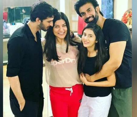 बता दें कि राजीव सेन अभिनेत्री सुष्मिता सेन के भाई हैं. चारू से राजीव ने लव मैरिज की है. एक टाइम सोशल मीडिया पर राजीव और चारू की बेडरुम की पर्सनल फोटोज भी जमकर वायरल हुई थीं.