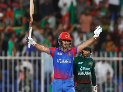 Afghanistans Najibullah shatters two T20I world records with 6 sixes Najibullah Zadran Record : 6 சிக்ஸர்கள்.. டி20 கிரிக்கெட் போட்டியில் ஆப்கன் வீரர் புதிய உலக சாதனை.!