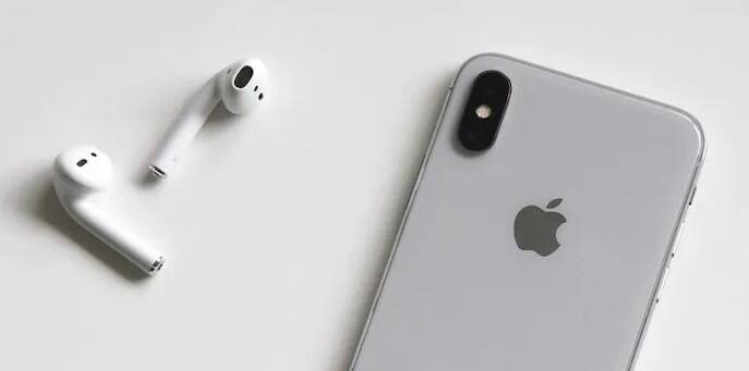 ફ્લિપકાર્ટ પર iPhone 13ને 65,999 રૂપિયામાં ઉપલબ્ધ કરાવવામાં આવ્યો છે, અને આની અસલ કિંમત 79,999 રૂપિયા છે, એટલે કે આ 14,000 રૂપિયા સસ્તો મળી રહ્યો છે,