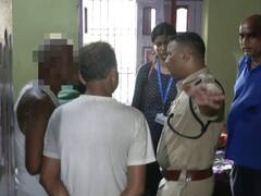 दुमका में पीड़िता के परिवार से मिली NCW की टीम, सोशल मीडिया पर शेयर हो रही तस्वीरों पर कही ये बात