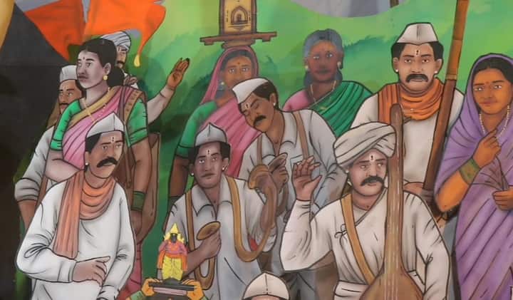 मुंबईतील लालबागचा राजा हा राज्यभरातील गणेशभक्तांचा आकर्षण असून याच आकर्षणातून स्फूर्ती घेऊन पनवेलच्या राजाची स्थापना करण्यात आली.