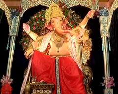 Ganesh Chaturthi 2022 Photos: અમદાવાદના લાલ દરવાજાના મહારાજાના દર્શનાર્થે ઉમટ્યાં ભક્તો, જુઓ તસવીરો