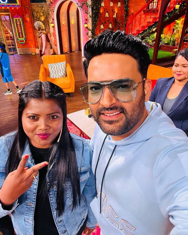 कपिल ने हाल ही में शो का पहला एपिसोड शूट किया था. जिसकी तस्वीरें उन्होंने शेयर की थीं. पहले एपिसोड में गोल्डन गर्ल्स आने वाली हैं.