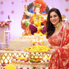 Shraddha Arya ने धूमधाम गणेश चतुर्थी, ट्रेडिशनल ड्रेस में लगीं बेहद खूबसूरत