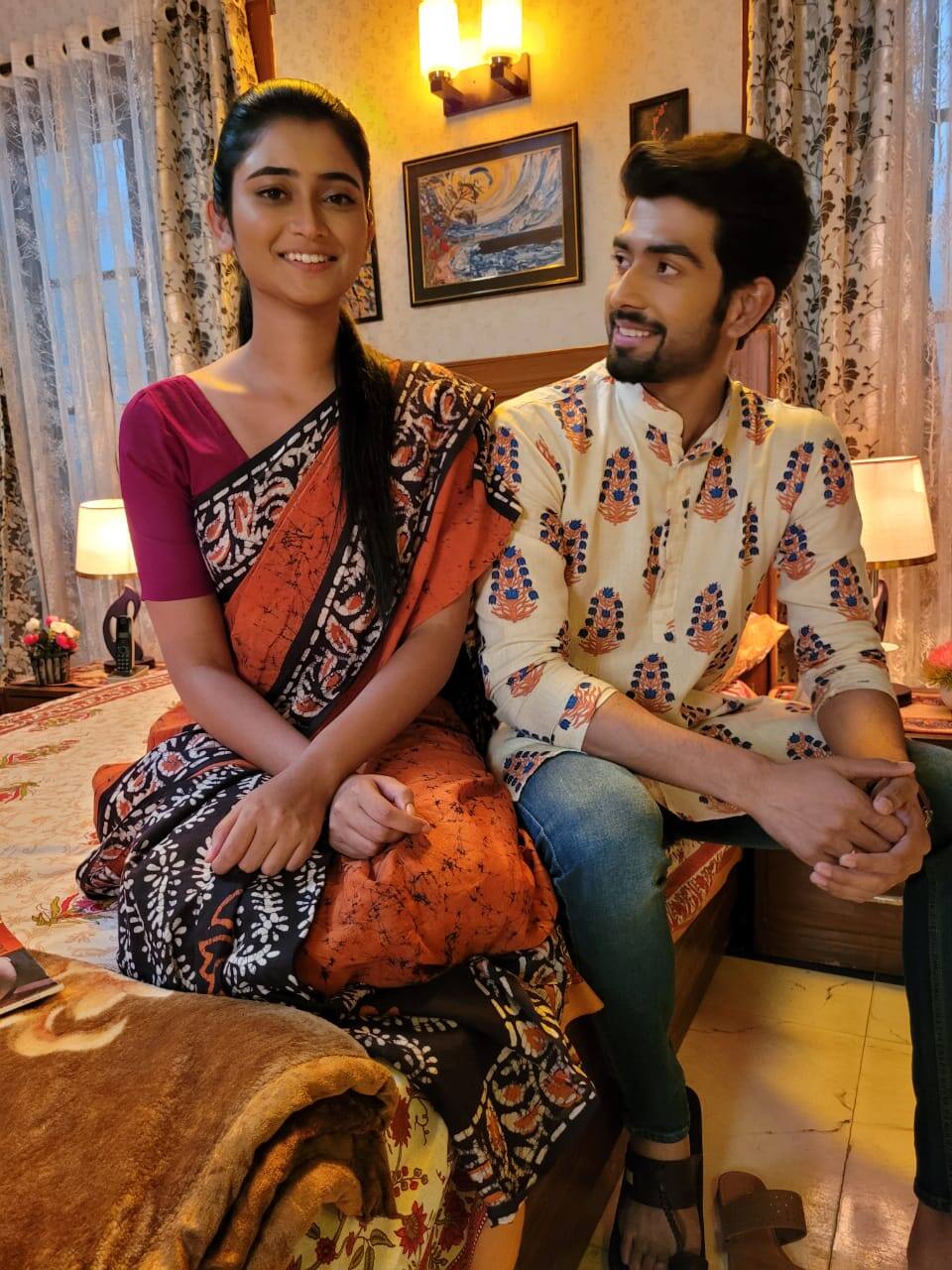 Soumyadeep Mukherjee: বাবার অমতে অভিনয়, একের পর এক অডিশন দিয়েও কাজের সুযোগ আসেনি বহু বছর! নিজের স্ট্রাগলের কথা শোনালো 'জগদ্ধাত্রী'র স্বয়ম্ভু 4 Jagadhatri: | Jagadhatri: নতুন ধারাবাহিকের শ্যুটিং ফ্লোরের অন্দরের গল্প শোনালেন অঙ্কিতা-সৌম্যদীপ