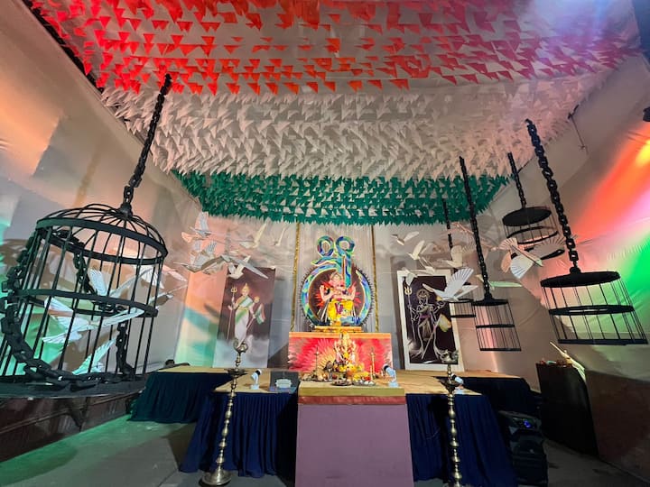 माटुंग्यातील रुईया महाविद्यालय परिसरात 'विद्यार्थ्यांच्या राजाचं' आगमन झालं आहे.