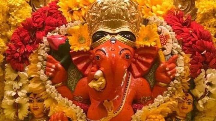 પૌરાણિક માન્યતા અનુસાર, મહર્ષિ વેદ વ્યાસે મહાભારતની રચના માટે ગણેશજીનું આહ્વાન કર્યું હતું. તેમણે તેમને મહાભારત લખવા વિનંતી કરી. ગણેશજીએ તેમની પ્રાર્થના સ્વીકારી પણ તેમણે એક શરત મૂકી કે 'જ્યારે હું લખવાનું શરૂ કરીશ, ત્યારે હું કલમ બંધ નહીં કરું, જો કલમ બંધ થઈ જશે તો હું લખવાનું બંધ કરીશ'. ત્યારે વેદવ્યાસજીએ કહ્યું કે પ્રભુ તમે દેવતાઓમાં અગ્રિમ છો, જ્ઞાન અને બુદ્ધિના દાતા છો અને હું એક સરળ ઋષિ છું. જો હું કોઈ શ્લોકમાં ભૂલ કરું તો તમારે તે શ્લોક સુધારીને લખવો પડશે.