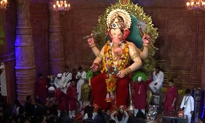 गणेशोत्सवात अवघ्या देशाच्या नजरा जिथं असतात त्या लालबागमध्ये यावर्षी गणेशोत्सवाचा उत्साह शिगेला पोहोचला आहे.