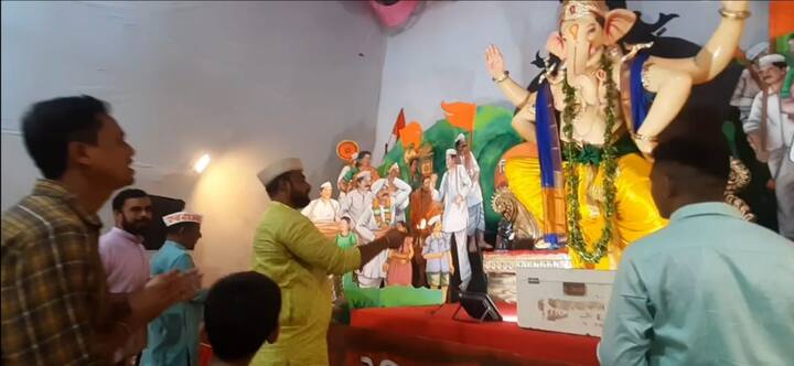 दरम्यान, यंदा या मंडळाने विठ्ठल रूपातील सुमारे ११ फूट उंचीची मूर्ती स्थापन केली आहे.