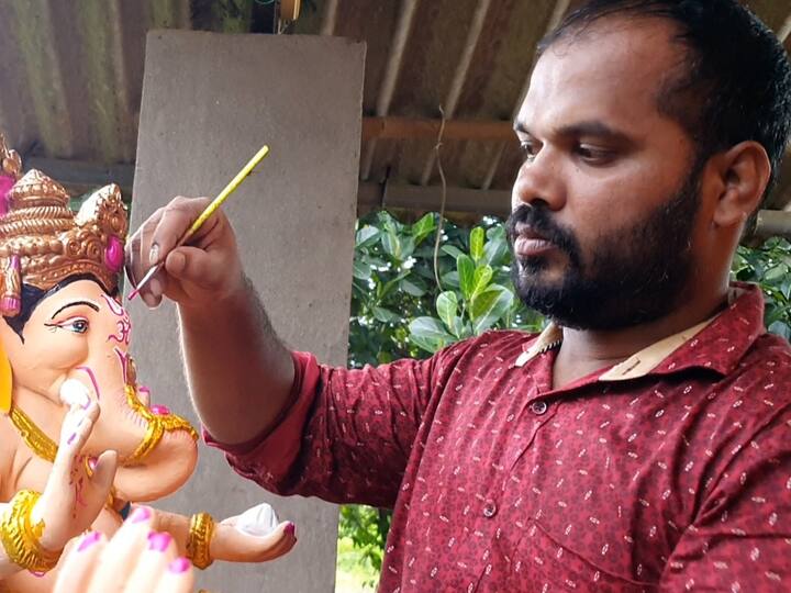 शेतीविषयक शिक्षण घेतल्यानंतर त्याने नोकरी न करता, तो गणेश मूर्ती साकारण्याच्या कलेकडे वळला
