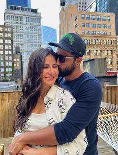 Filmfare अवॉर्ड पाकर Vicky Kaushal ने स्टेज से पत्नी Katrina Kaif पर लुटाया प्यार, कहा- 'तुम मेरी जिंदगी में..'