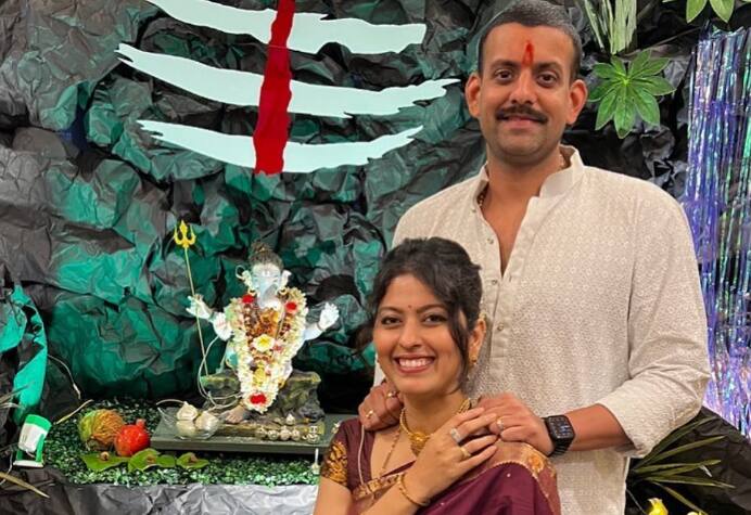अभिज्ञा भावेच्या घरी बाप्पाचं आगमन झालं आहे. मेहुल पै आणि अभिज्ञाचा बाप्पा सोबतचा फोटो चाहत्यांच्या पसंतीस उतरत आहे.