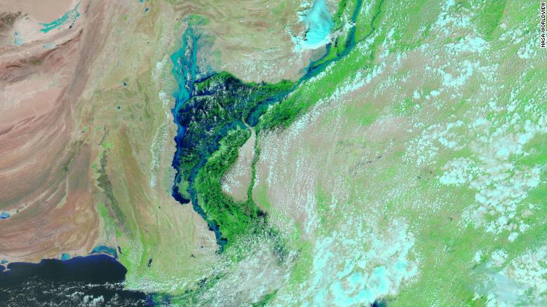 Pakistan Flood: सिंधु नदी में आई बाढ़ से बनी 100 किलोमीटर चौड़ी झील, NASA की ये तस्वीर बता रही है भयावहता