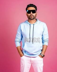 Kapil Sharma ने Huma Qureshi के साथ फोटो शेयर कर फैंस से पूछा सवाल, सही जवाब देने वाले को मिलेगा ये खास तोहफा