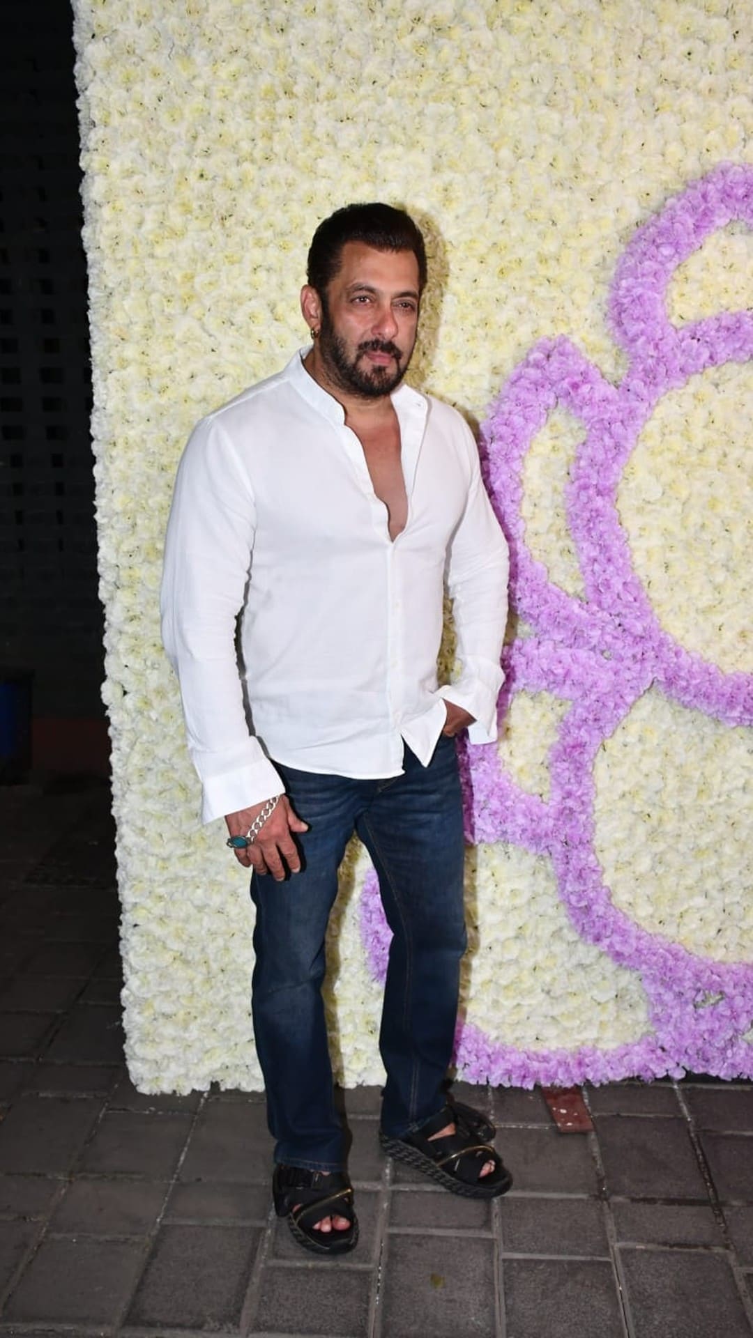 Salman Khan poses with right amount of expressions