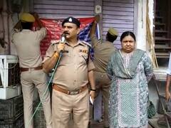 सपा पार्षद और कुख्यात ड्रग तस्कर कल्लू पर प्रशासन की बड़ी कार्रवाई, 10 करोड़ की संपत्ति जब्त, ढोल बजाकर हुआ अनाउंसमेंट